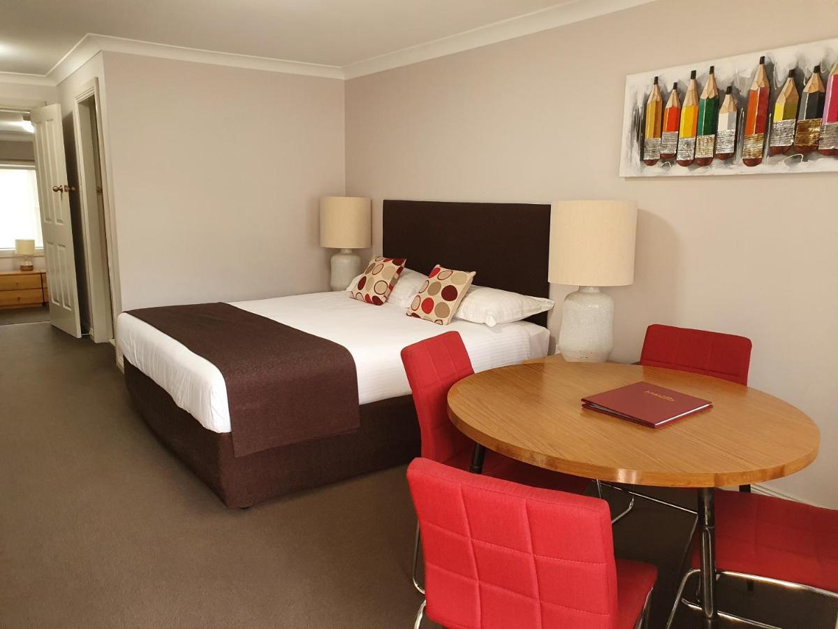 The Aston Motel