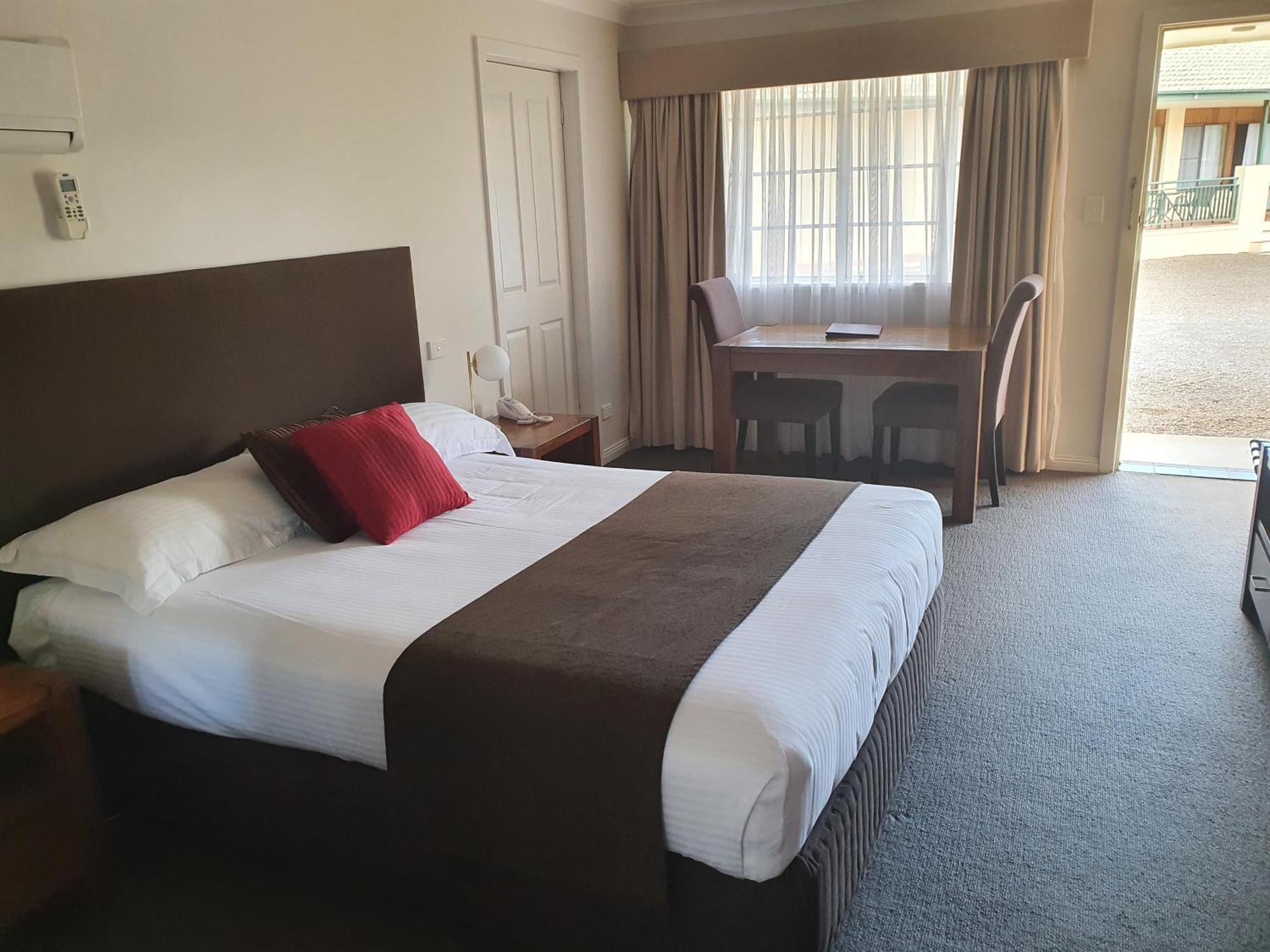 The Aston Motel Tamworth