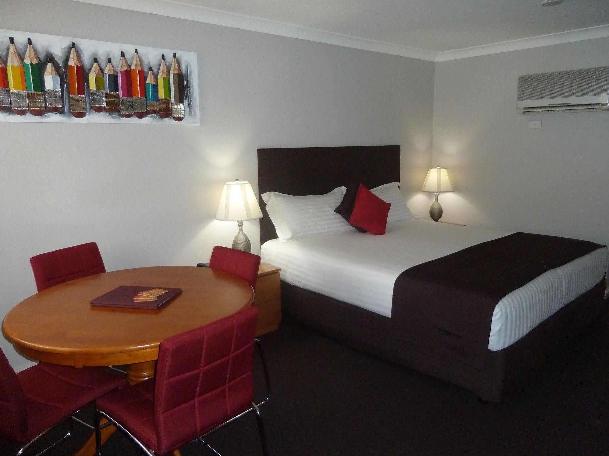 The Aston Motel 4*