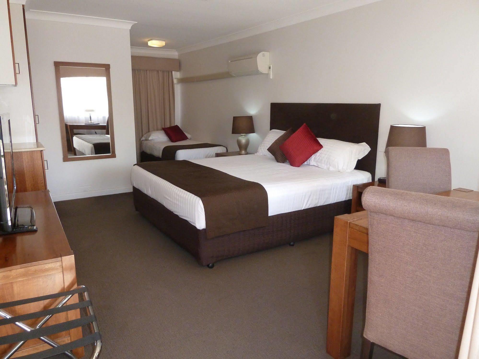 The Aston Motel 4*
